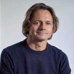Giulio Xhaet.