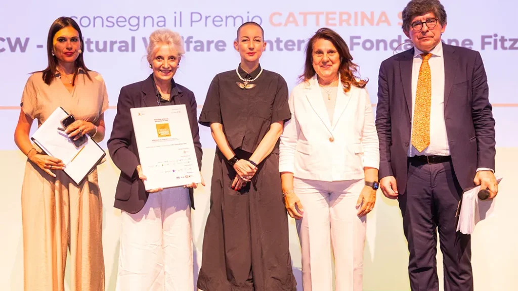 Foto di gruppo dei vincitori per la tredicesima edizione del Premio Cultura + Impresa 2025-2026.